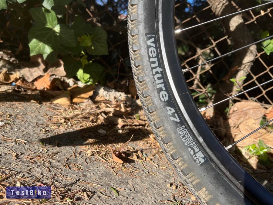 Egyedi Csepel Deepspace gravel (54 cm)