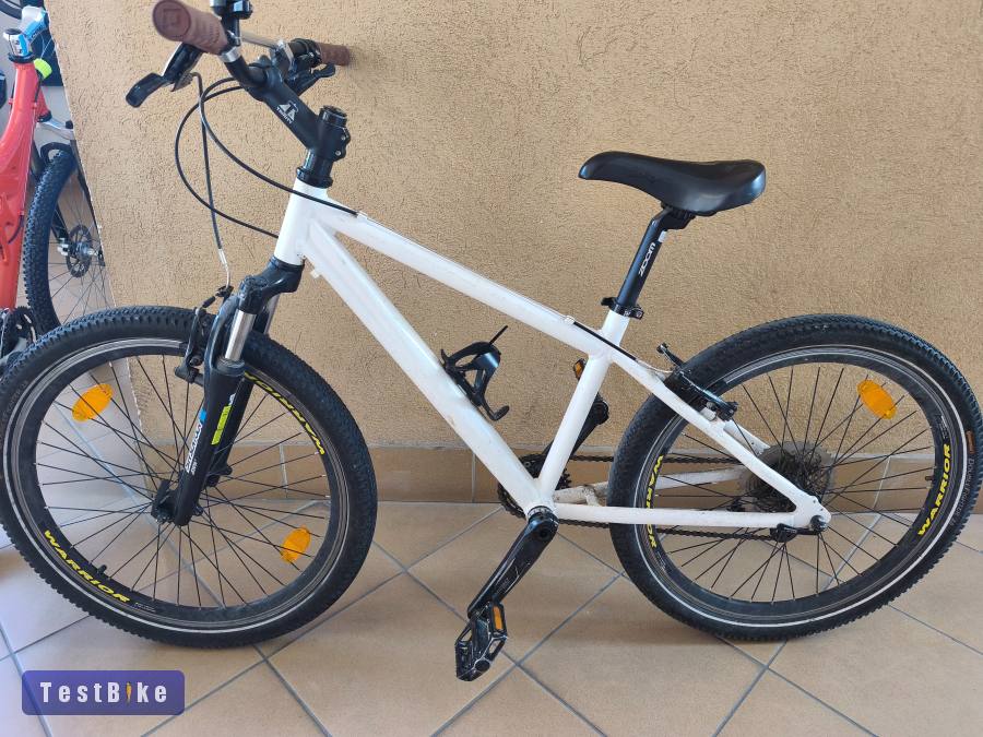 Egyedi építésű 24 junior MTB 