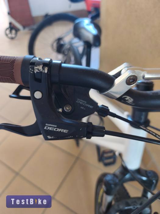 Egyedi építésű 24 junior MTB 