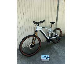Egyedileg átalakĂtott Ăšj (260 km) Cube Stereo Hybrid 120 pro ebike / pedelec