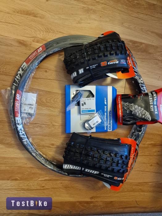 Egyedileg épített 27,5 Mullet Specialized Demo 8 FSR 2 eladó