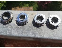 Egysebességes szabadonfutó, racsni