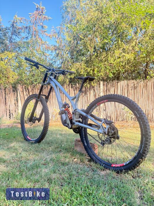 Commencal Supreme V4 2022