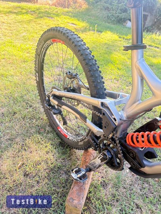 Commencal Supreme V4 2022