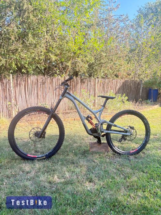 Commencal Supreme V4 2022