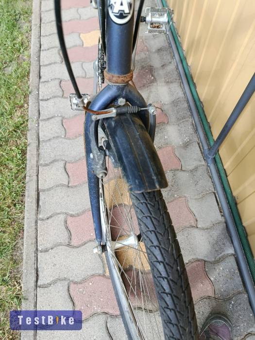 Eladó, használt, 26"-os kerekű, városi monti