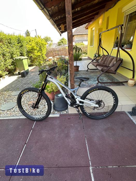 Eladó 2020 Commencal Supreme V4 – prémium DH felszereltség