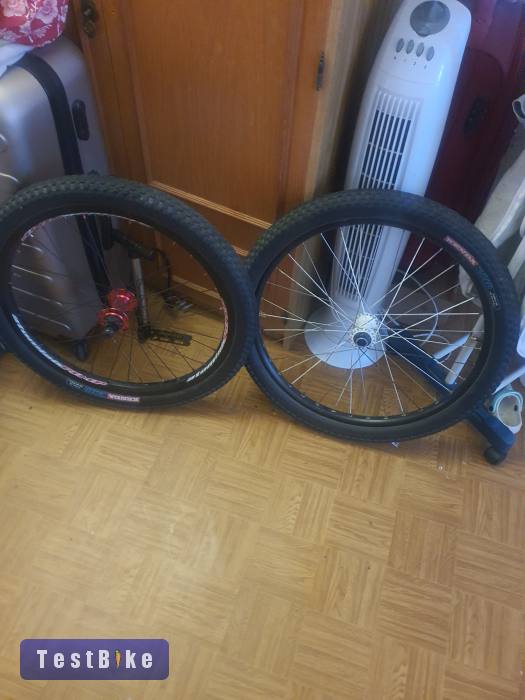 Eladó 24 komplett street kerekek 