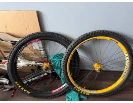 Elado 26-os felniszettem dtswiss,nukeproof