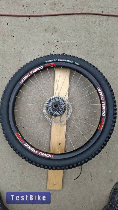 Eladó 26" os kerék szett Single track + Double track