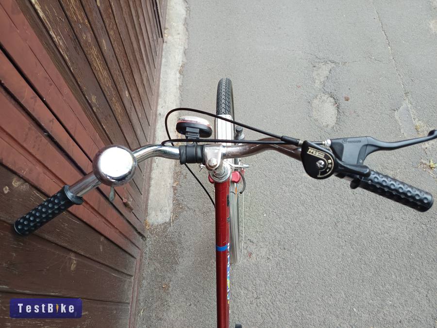 Eladó 26"-os női vázas kerékpár 