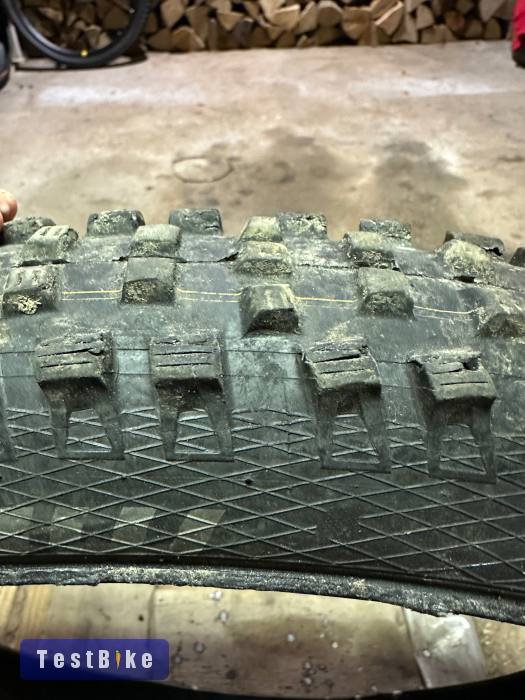 Eladó 27.5 DH/Enduro külsők