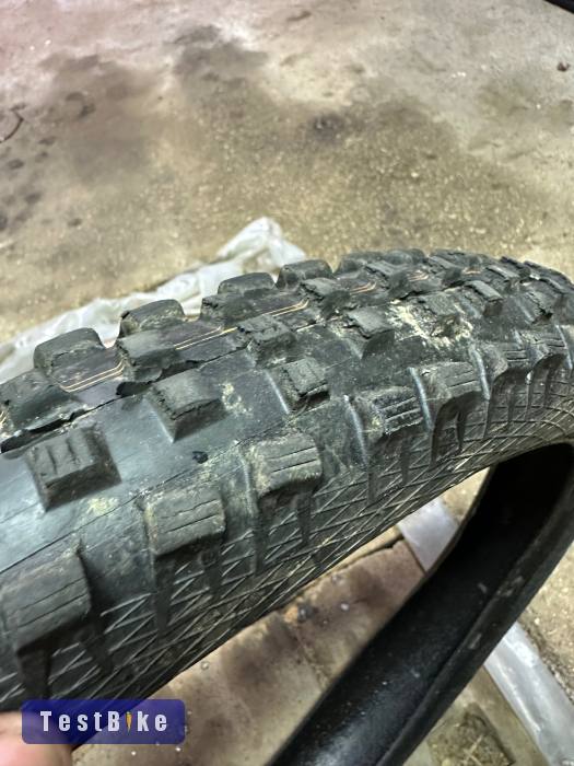 Eladó 27.5 DH/Enduro külsők