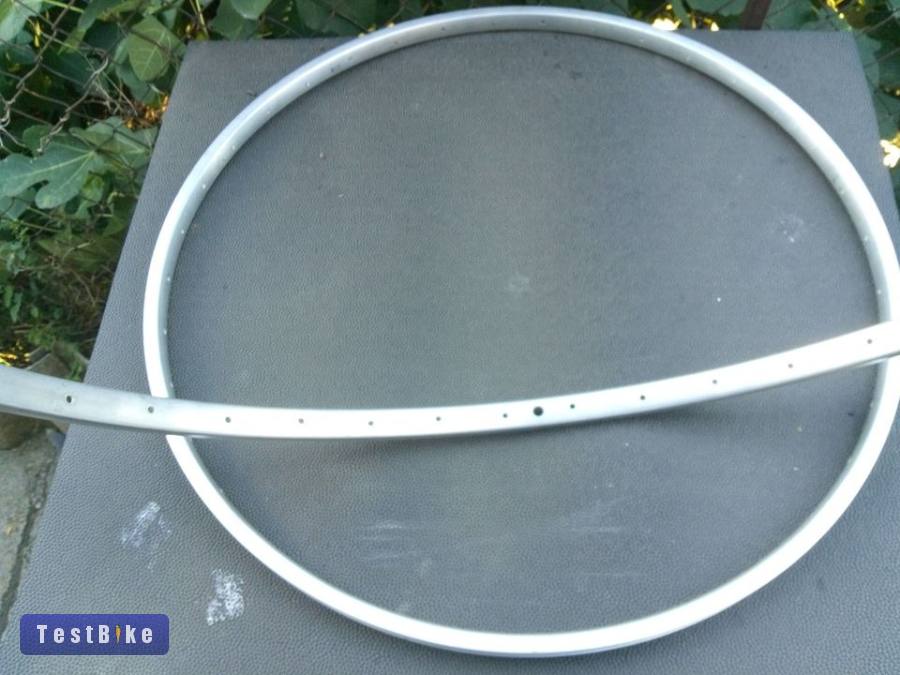 Eladó 27x1/4 es avagy 630 mm es 36 lyukas szimplafalú német