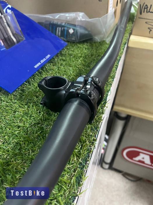 Eladó 35mm pivot carbon kormány és stucni