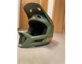 Eladó a képen látható Leatt full face.