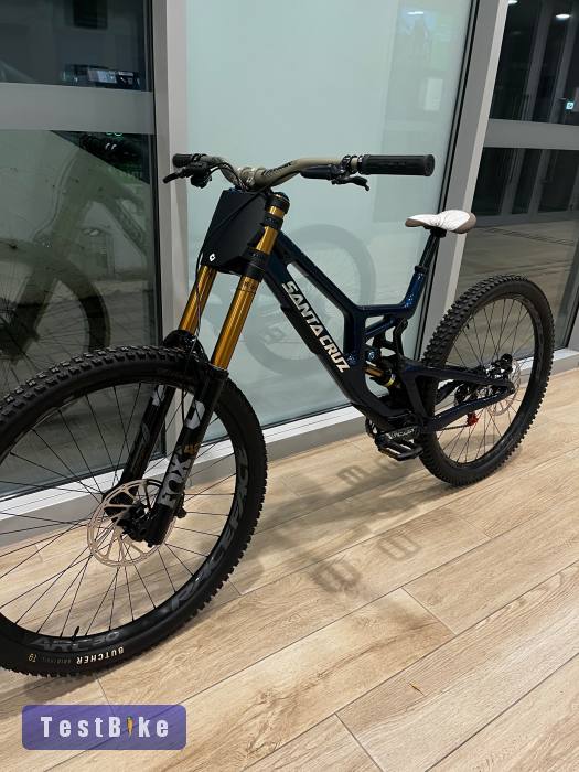 Eladó a képen látható Vadonatúj Santa Cruz V10.8. Full Carbon 