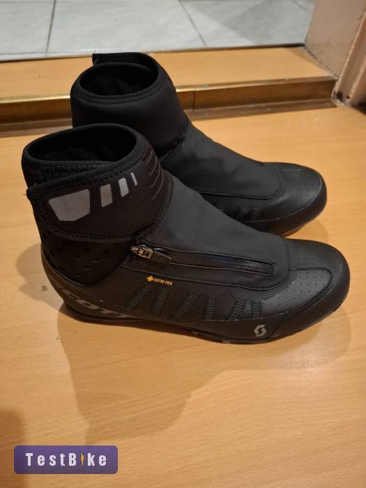 Eladó alighasznált Scott cipők!