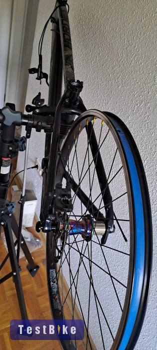 Eladó befejezetlen project: Dartmoor Hornet 26 váz és kerék