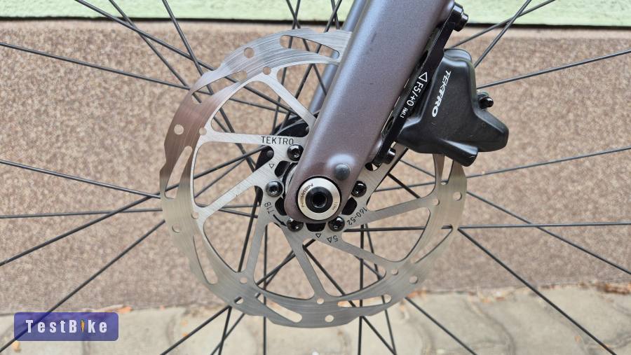 CUBE Nulane ONE 2025 Gravel/Fitness – Shimano CUES, karbon villa