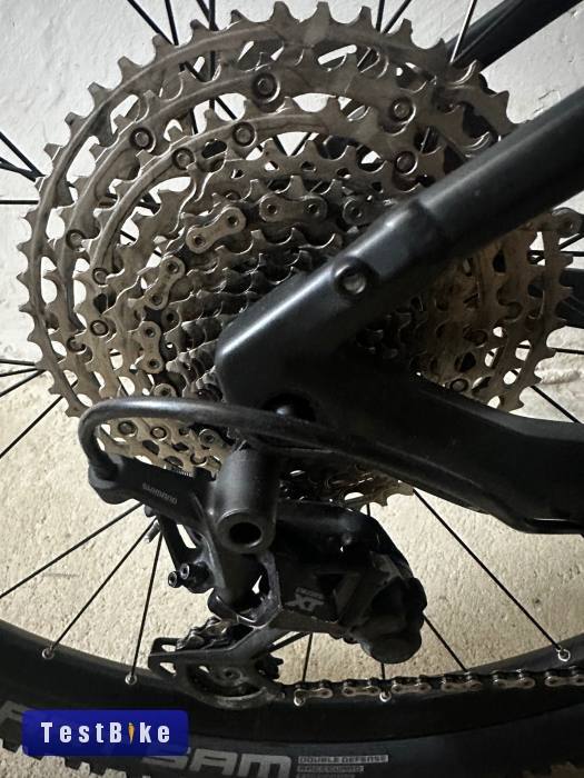 Eladó-Cube Reaction Hybrid SLX 750