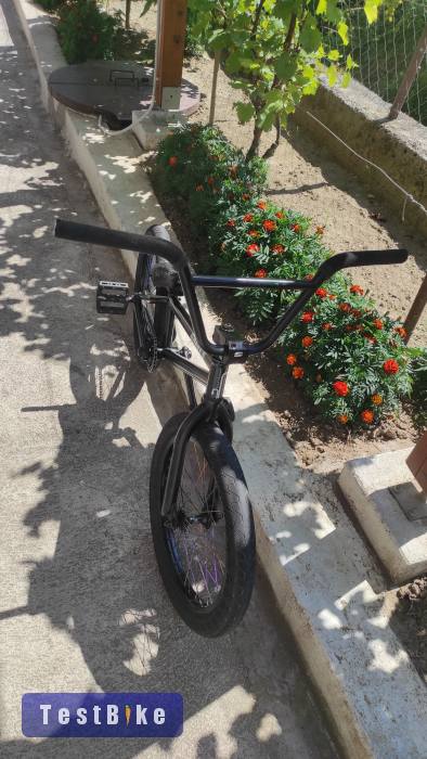 Eladó Dartmoor Yuki vázra épített Bmx