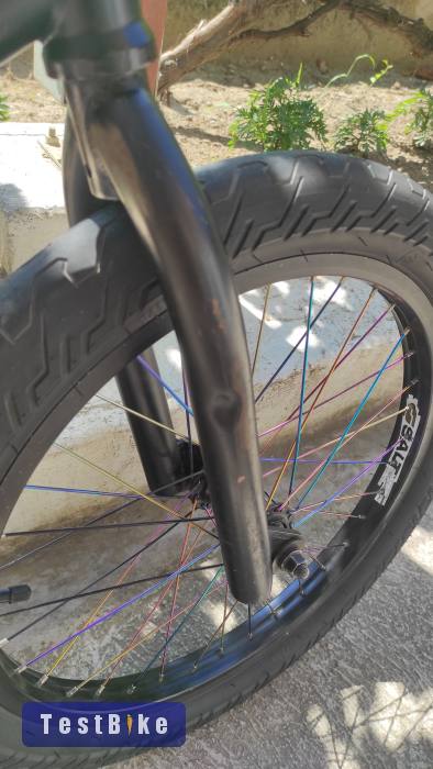 Eladó Dartmoor Yuki vázra épített Bmx