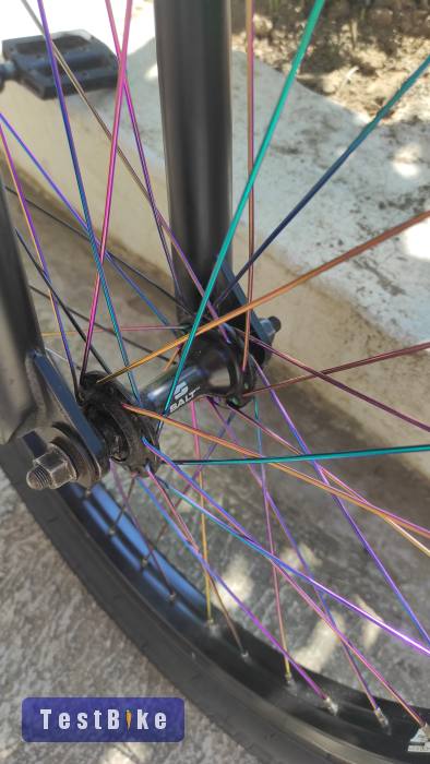 Eladó Dartmoor Yuki vázra épített Bmx