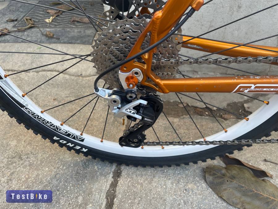 Eladó egy Focus Black Forrest 26” épített MTB