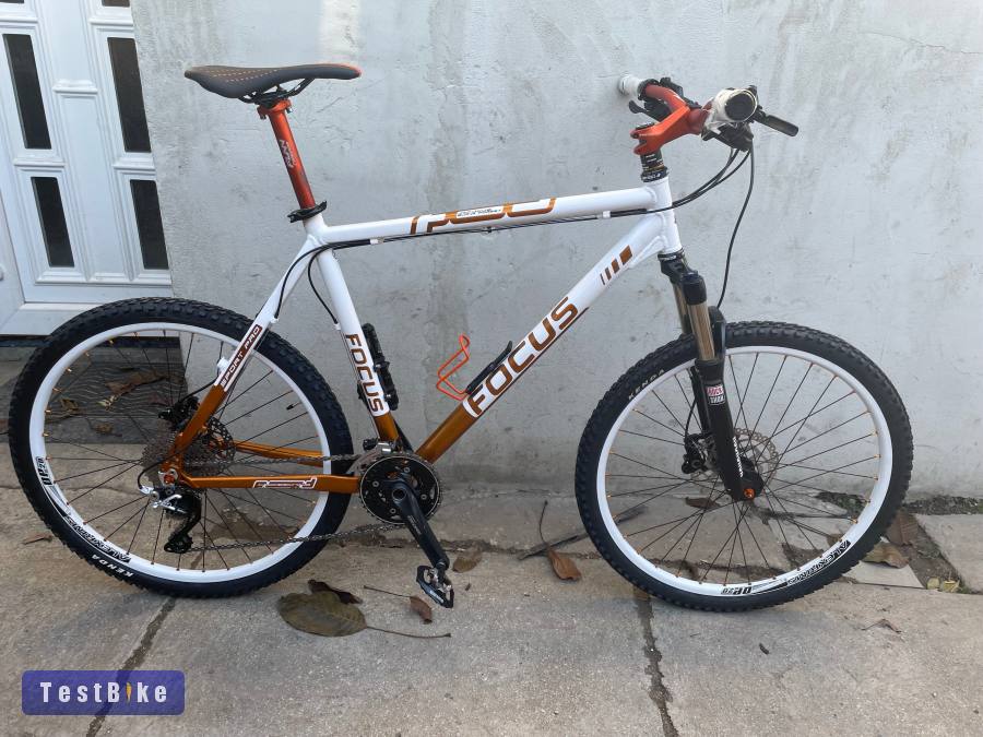 Eladó egy Focus Black Forrest 26” épített MTB