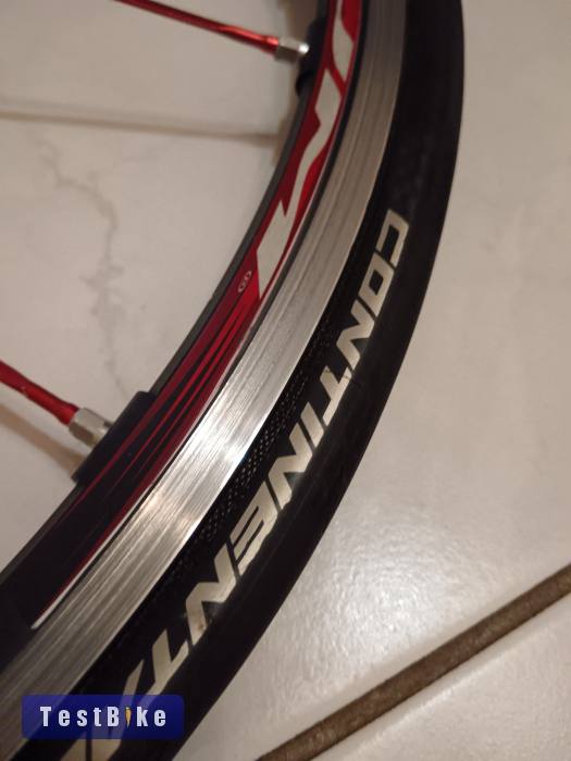 Eladó egy Fulcrum Racing Zero 2-Way Fit országúti kerékszett