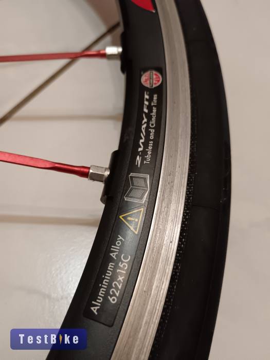 Eladó egy Fulcrum Racing Zero 2-Way Fit országúti kerékszett