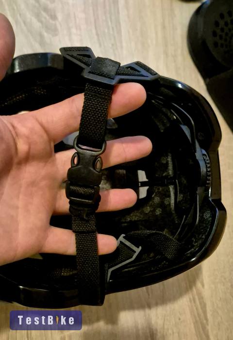 Eladó egy használt Abus  Modrop enduro sisak 