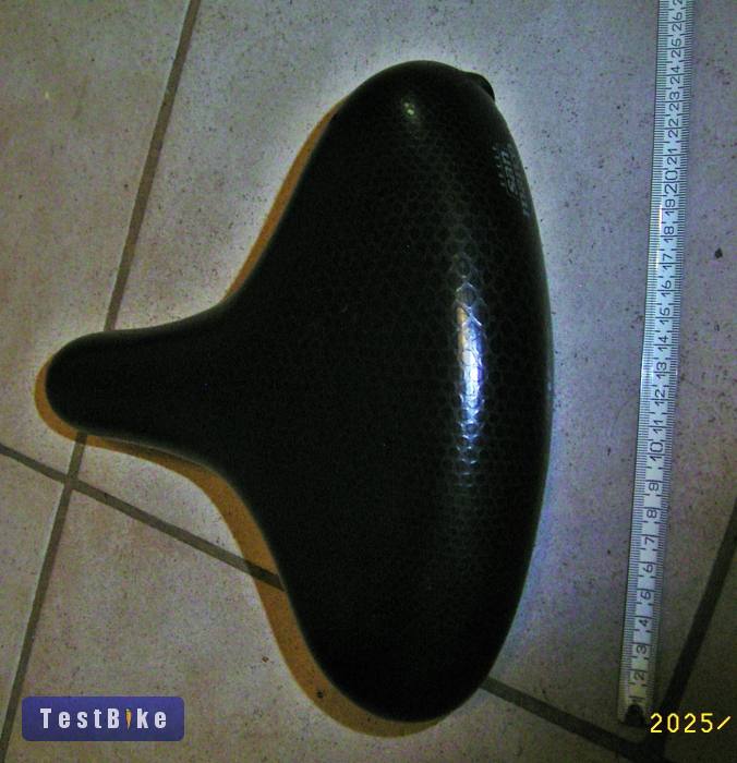 Eladó egy hátul széles, elől keskeny rugós kerékpár nyereg, 