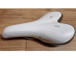 Eladó egy női Bontrager sport MTB nyereg 