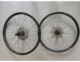 Eladó egy pár kerékszett   