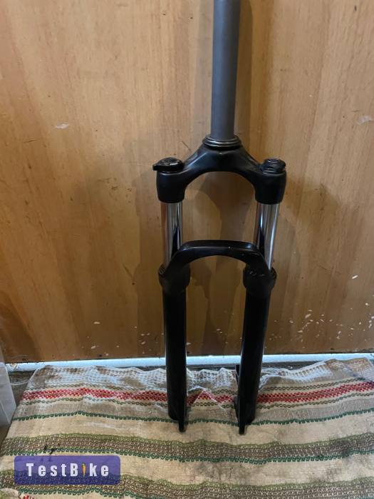 Eladó egy Rock Shox XC 30 27,5 normál nyakas villa