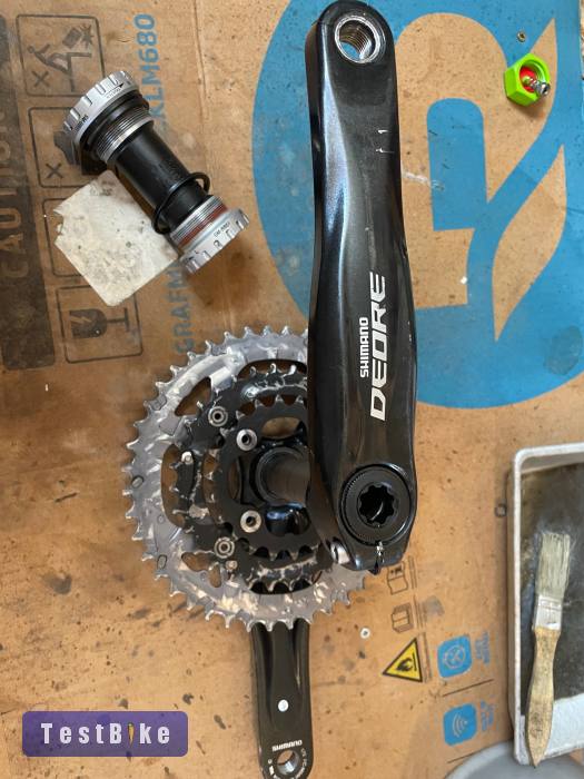 Eladó egy Shimano Deore m590 integrált hajtókar
