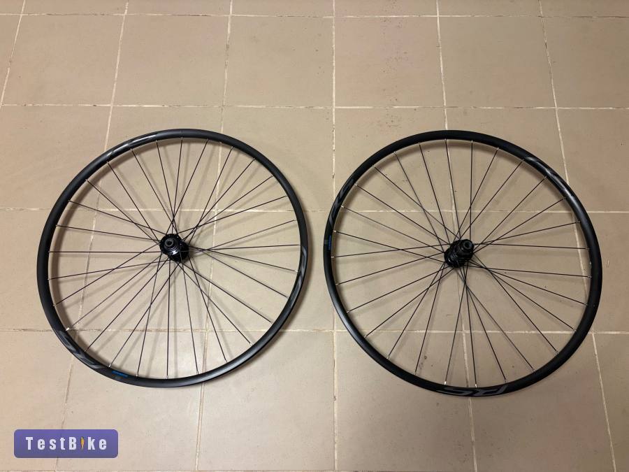 Eladó egy Shimano RS171 kerék szett