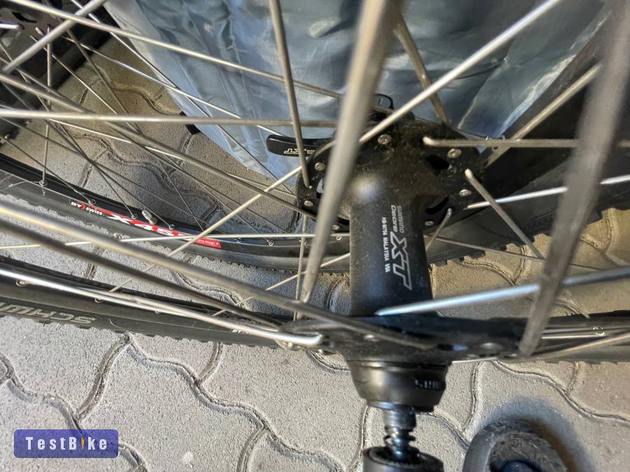 Eladó egy Shimano xt agyas,DT Swiss felnis tárcsafékes szett