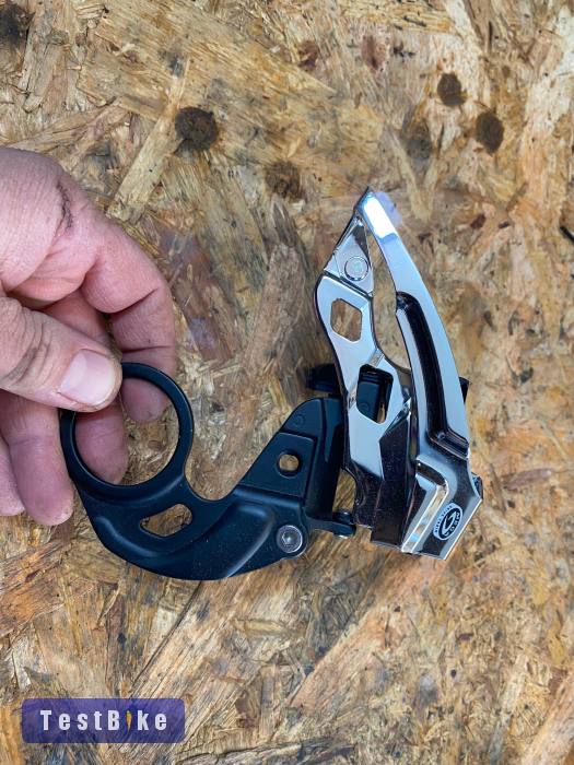 Eladó egy Shimano xt m770 e típusú első váltó