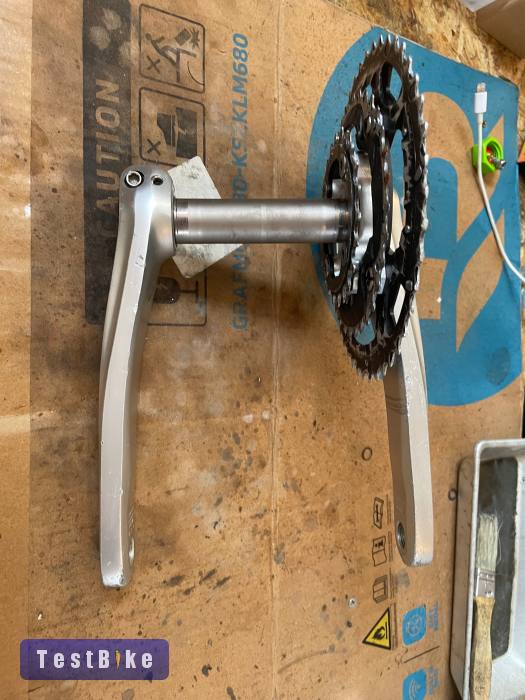 Eladó egy Shimano XT m770 integrált hajtókar