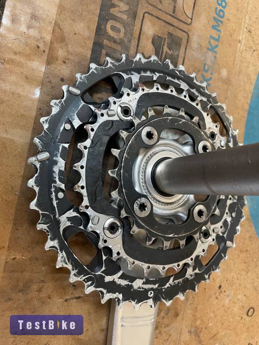 Eladó egy Shimano XT m770 integrált hajtókar