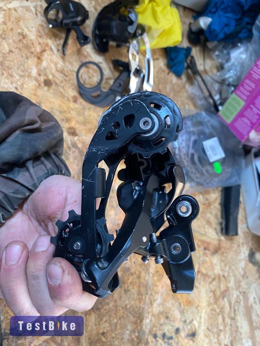 Eladó egy Shimano XT m8000 11S hátsó váltó