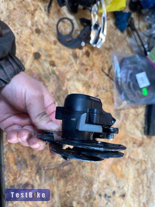 Eladó egy Shimano XT m8000 11S hátsó váltó