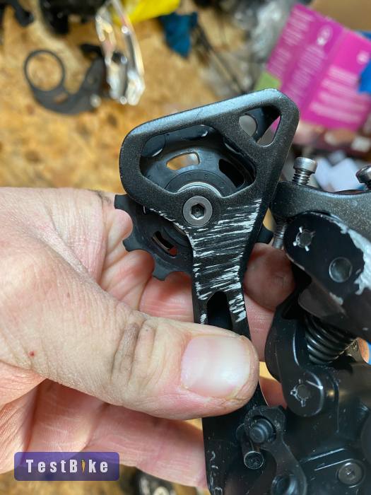 Eladó egy Shimano XT m8000 11S hátsó váltó