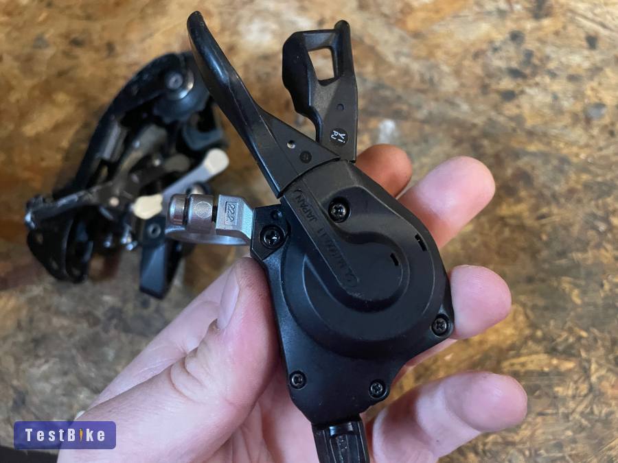 Eladó egy SLX m7000 hátsó váltó +váltókar 11S