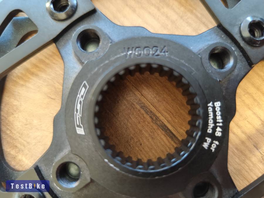 Eladó egy Új FSA lánctányér és láncvédő