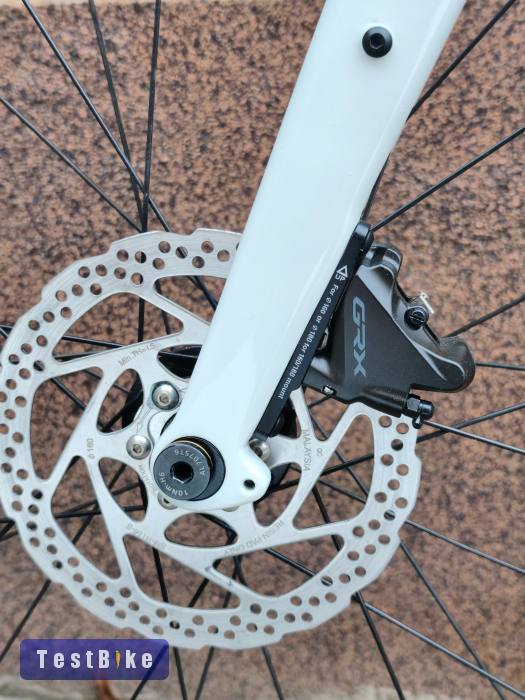 Eladó egyedi Gravel Cube alapra magasaknak.