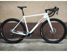 Eladó egyedi Gravel Cube alapra magasaknak.